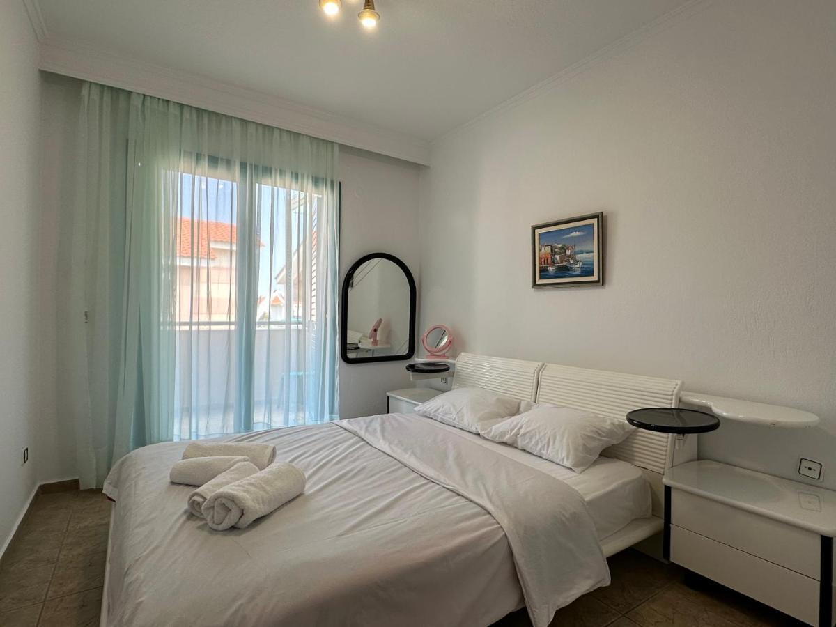 Emerald Seaside Apartment In Pefkohori 페프코초리 외부 사진