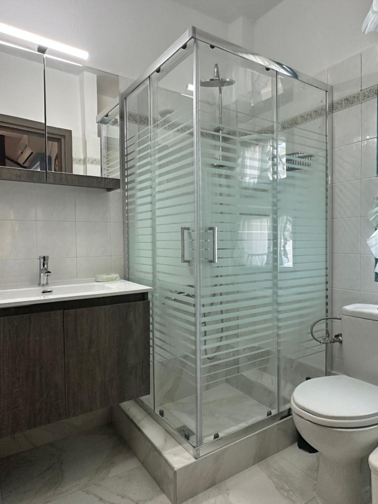 Emerald Seaside Apartment In Pefkohori 페프코초리 외부 사진